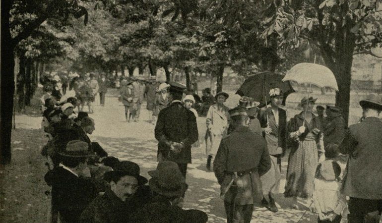 Gegužės sekmadienis Puškino sode. L. Boedeckerio nuotrauka