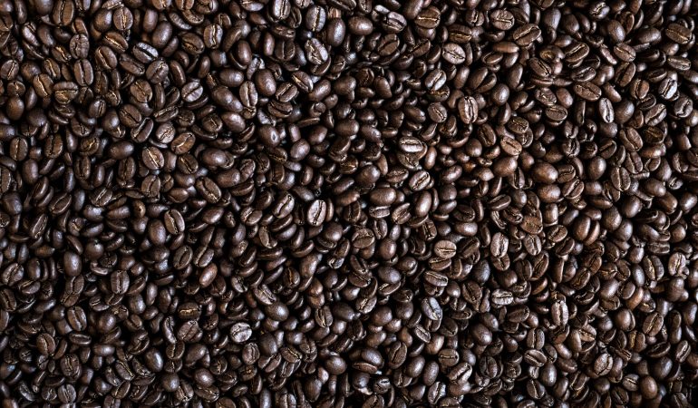 Kasdienis kavos ritualas: naudinga ar žalinga?